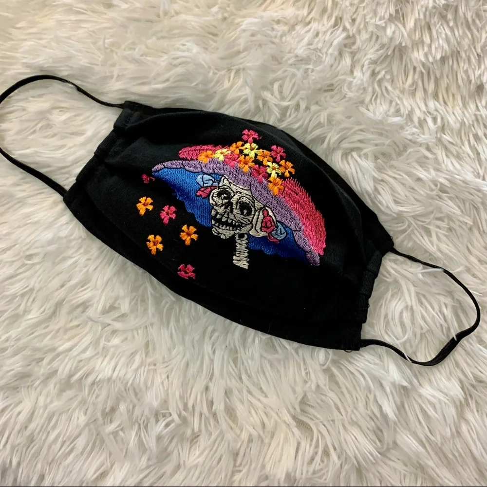 ARTISAN : Traditional Mexican Catrina Face Mask